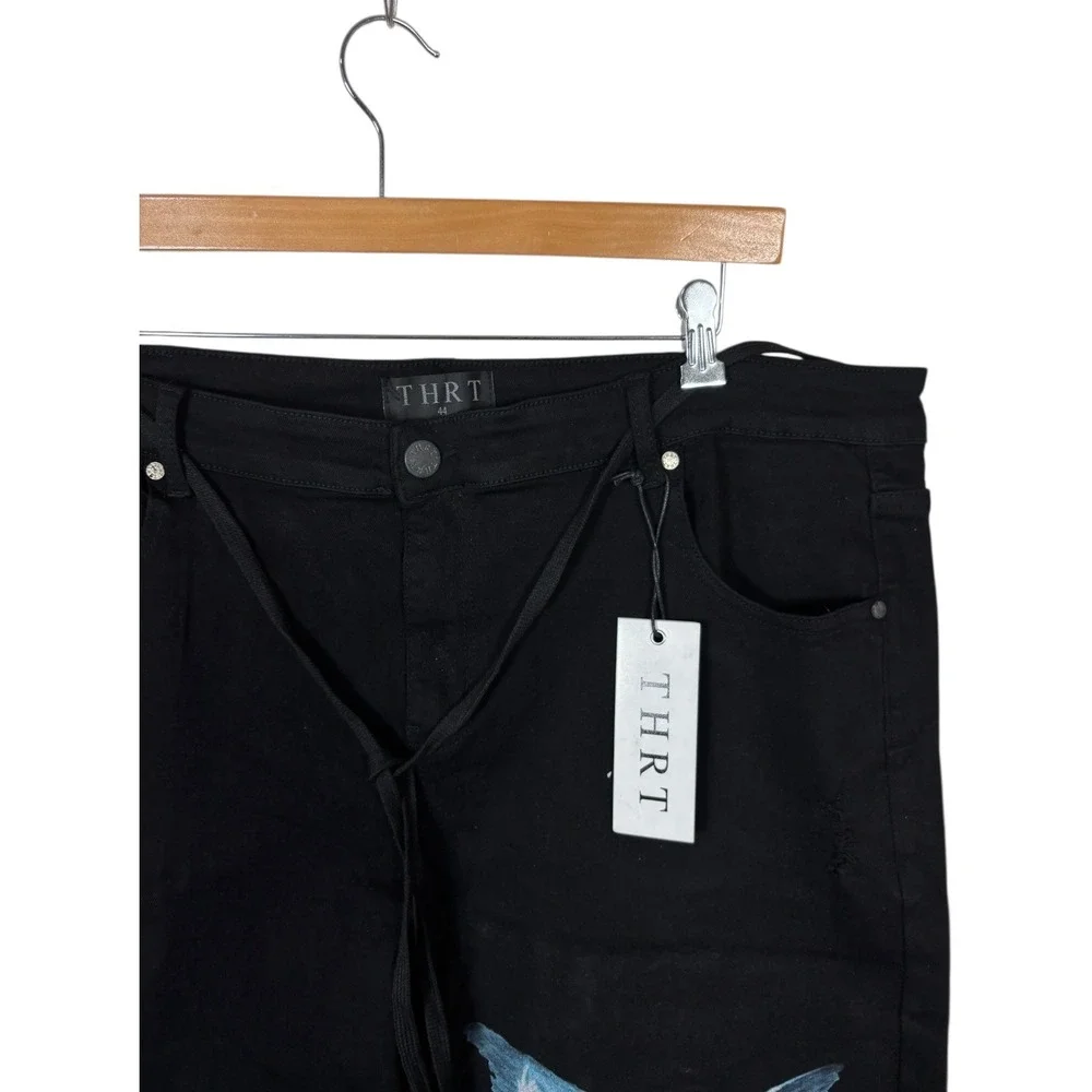 NWT THRT Mens Black Angel Cherub Print Distressed Jeans Sz 44x30 Streetwear - Picture 2 of 9